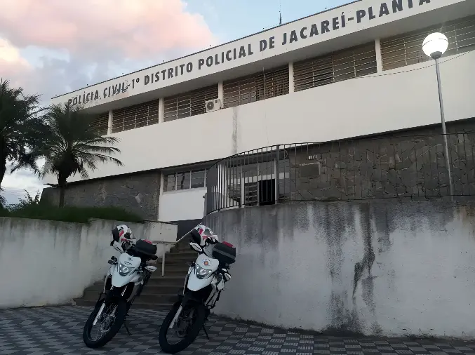 Homem assedia passageira, coloca fogo em ônibus e acaba preso (Foto: Divulgação/Polícia Militar)
