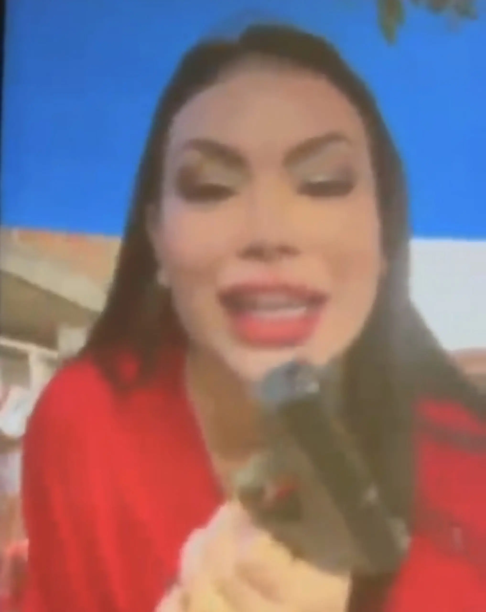 Vídeo de influenciadora dançando com arma viraliza nas redes