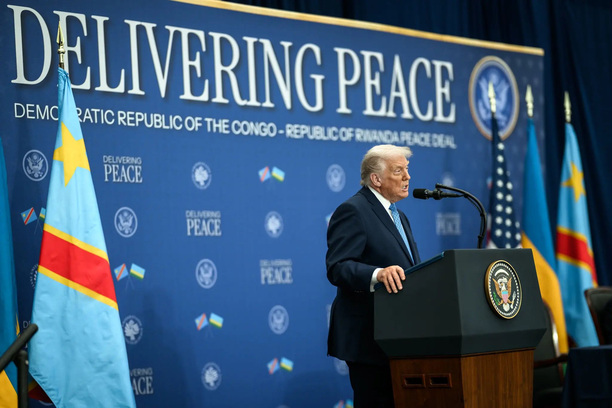 Trump avisa que ataques dos EUA também podem acontecer por terra na Venezuela (Foto: Daniel Torok)