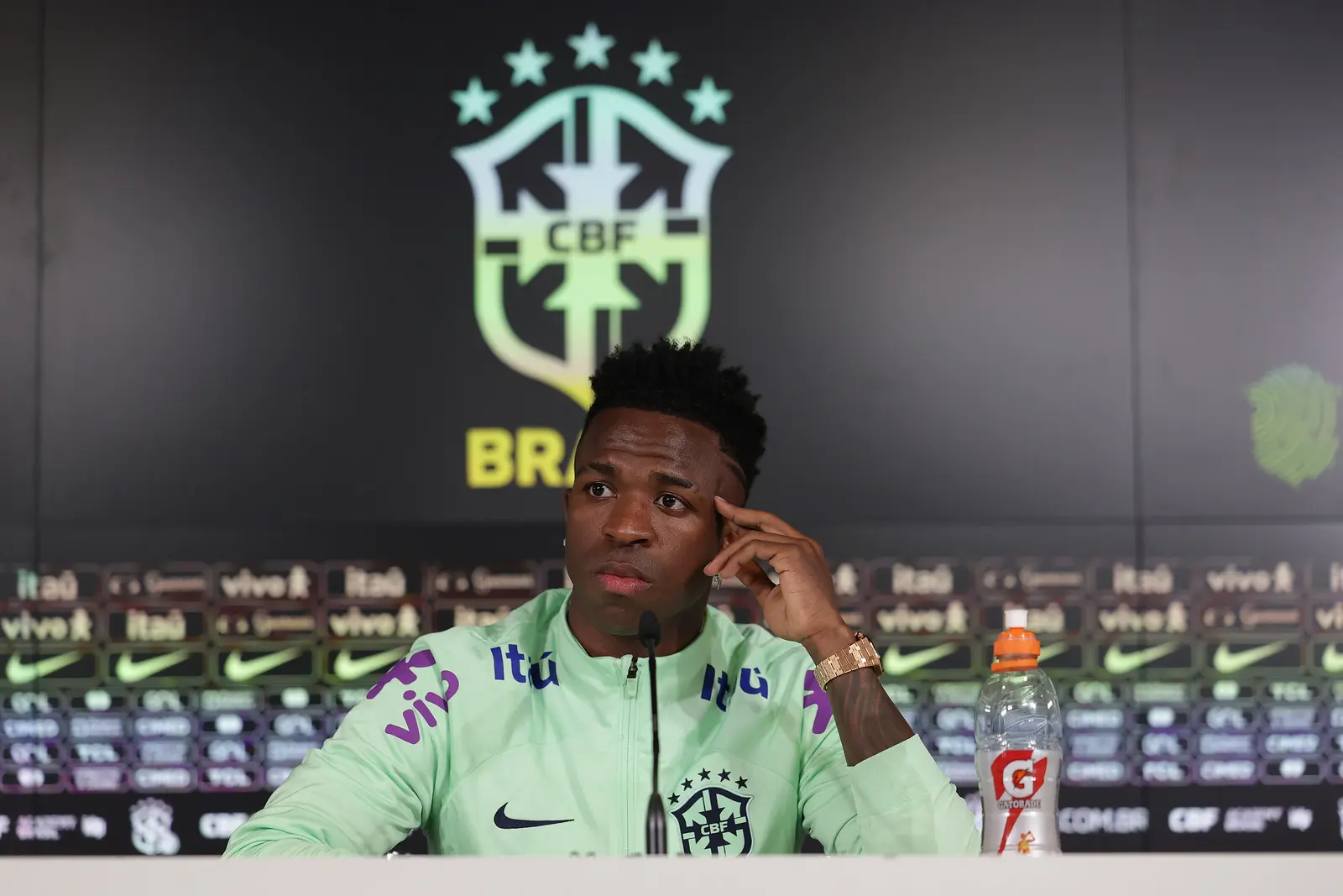 Vini Jr. atinge marca impressionante após assumir namoro com Virginia (Foto: Rafael Ribeiro/CBF)