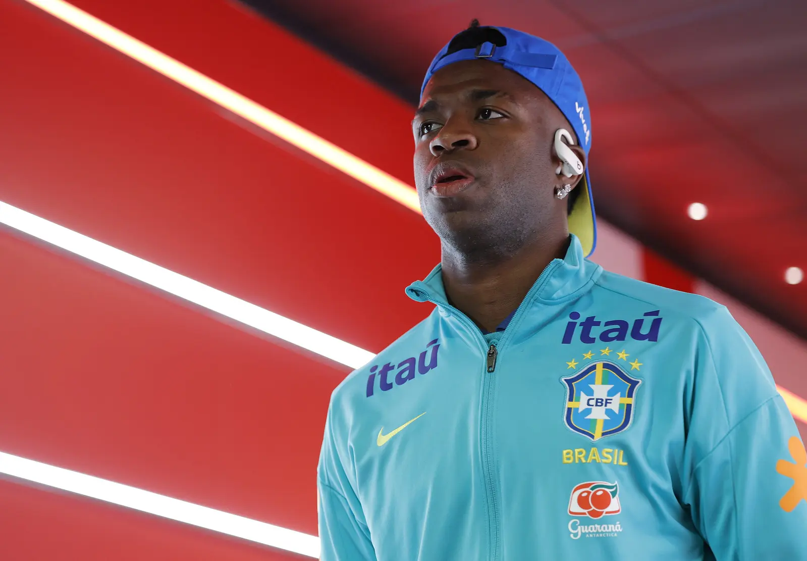 Em meio a romance com Virginia, Vini Jr pode ficar fora da Copa do Mundo (Foto: CBF)