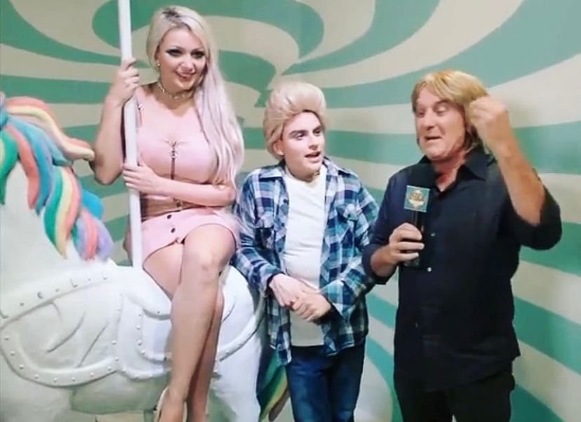 Dudu, Otávio e Bárbara em gravação para o programa 'Operação Mesquita' em 2018