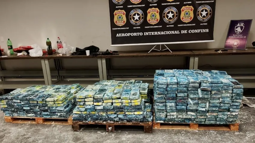 PF intercepta 1,2 tonelada de cocaína pronta para embarcar para a Europa