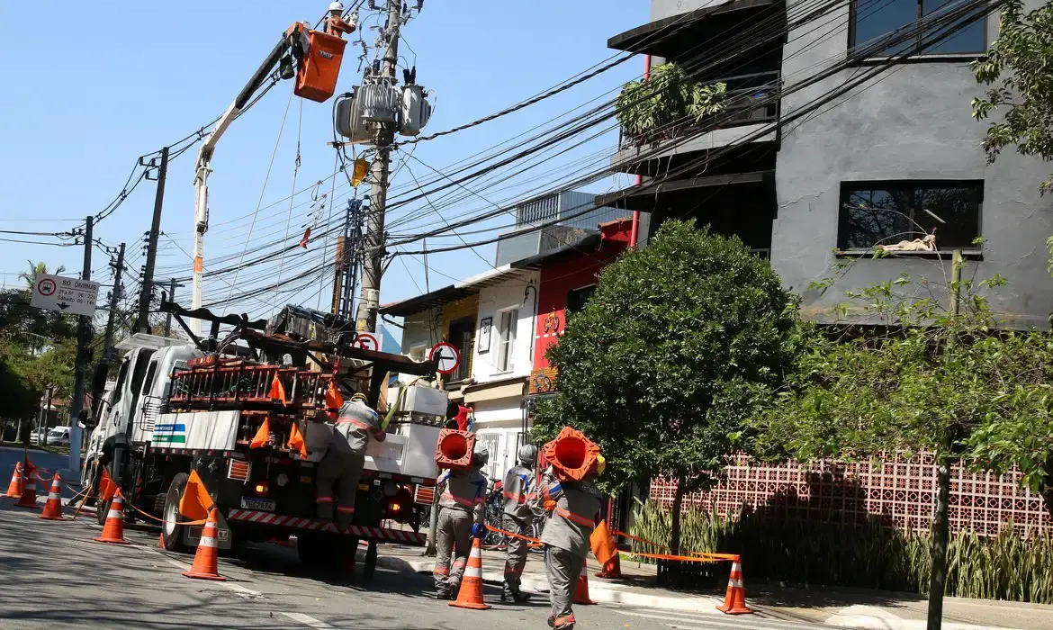 Mais de 80 mil imóveis sem energia (Créditos: reprodução/Rovena Rosa/Agência Brasil)