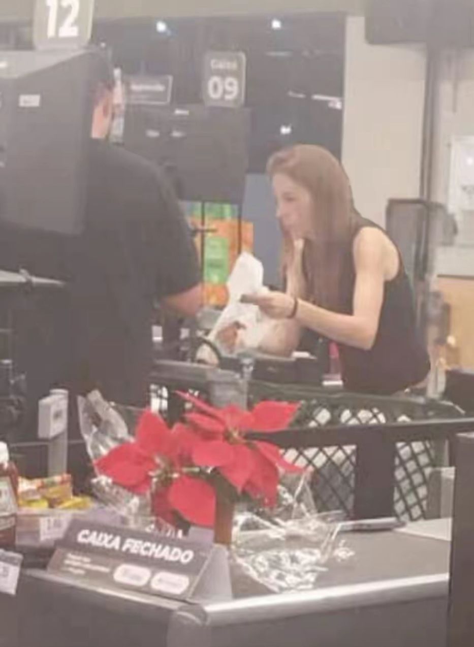 Suzane Von Richthofen é flagrada no mercado; veja vídeo 