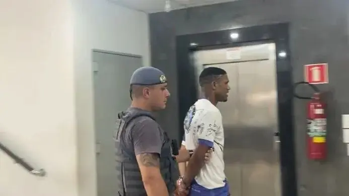 Agente de trânsito morreu após ser atropelado e arremessado de um viaduto em Mauá; suspeito foi preso horas depois do crime. Foto: Reprodução.