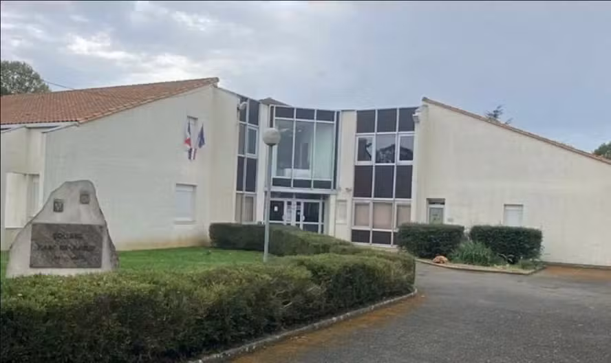 Criança de 11 anos acorda trancada e sozinha em escola após ser ‘esquecida’