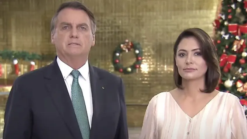 Com marido internado, Michelle Bolsonaro posta mensagens de Natal