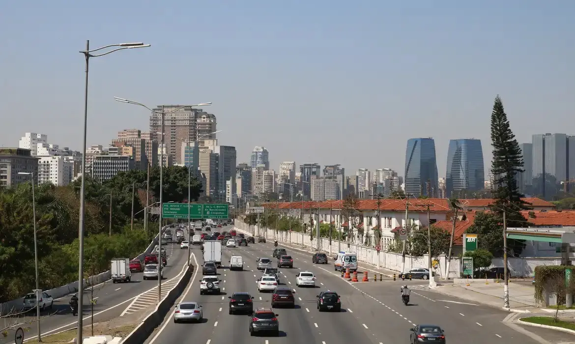 Rodízio suspenso na cidade de São Paulo (| Foto: Rovena Rosa/Agência Brasil)
