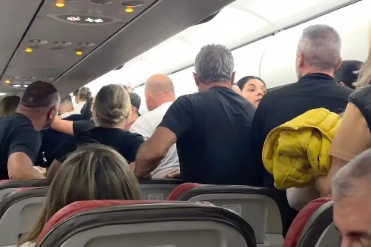 Vídeo mostra pânico de passageiros durante incêndio em aeroporto: 'deixem tudo' (Foto: Reprodução/Redes sociais)