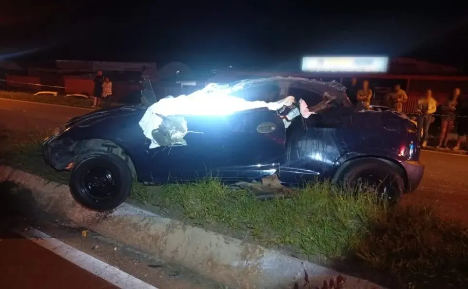 Cabeça de homem decapitado é encontrada em carro dentro de pátio da PRF (Foto: Divulgação/PRF)