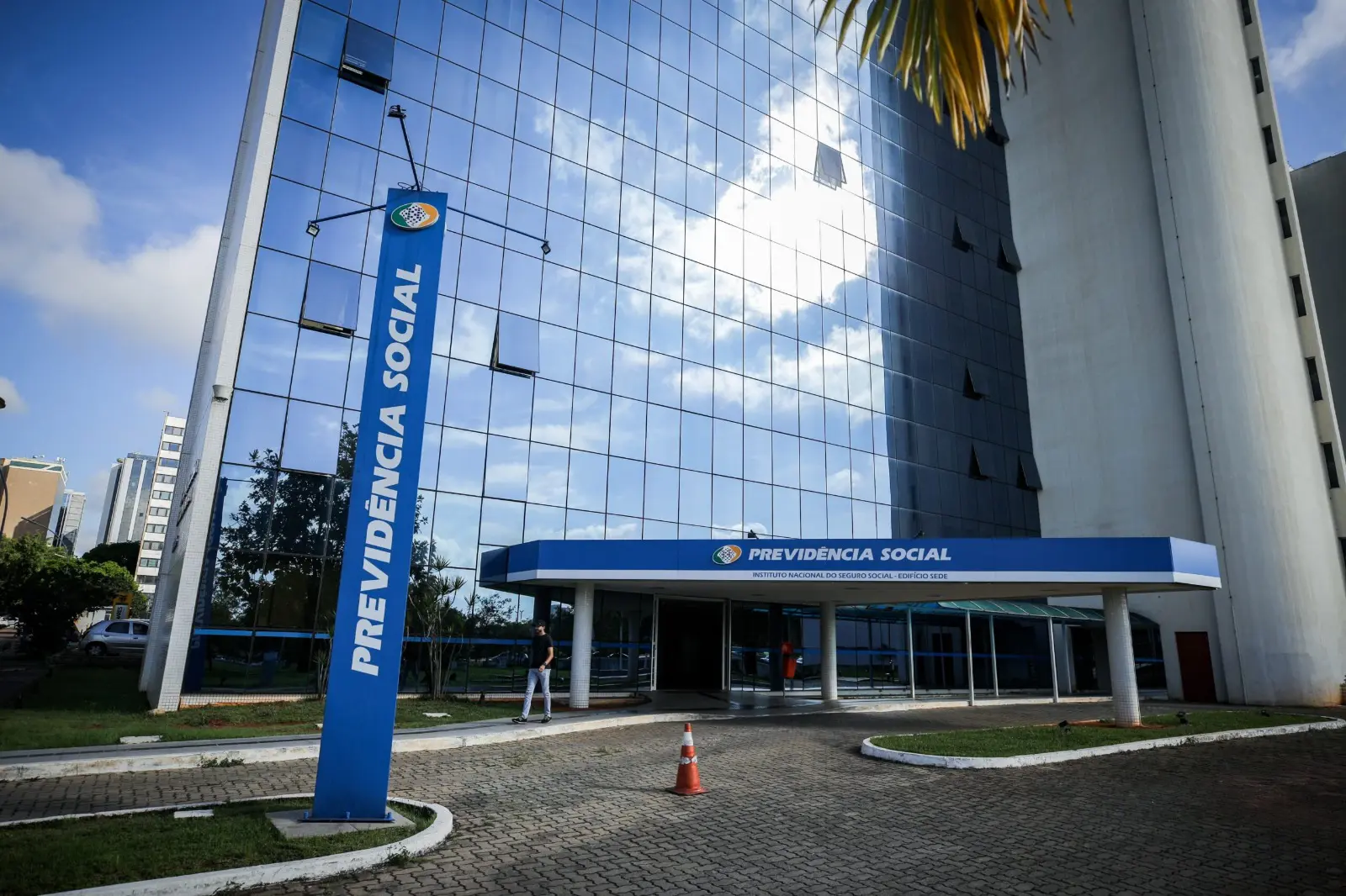PF amplia operação contra fraudes no INSS