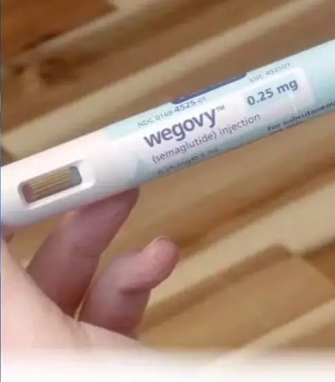 A semaglutida, já usada no controle do peso, passa a ser indicada para tratar gordura no fígado com inflamação após aprovação da Anvisa. Foto: Reprodução.