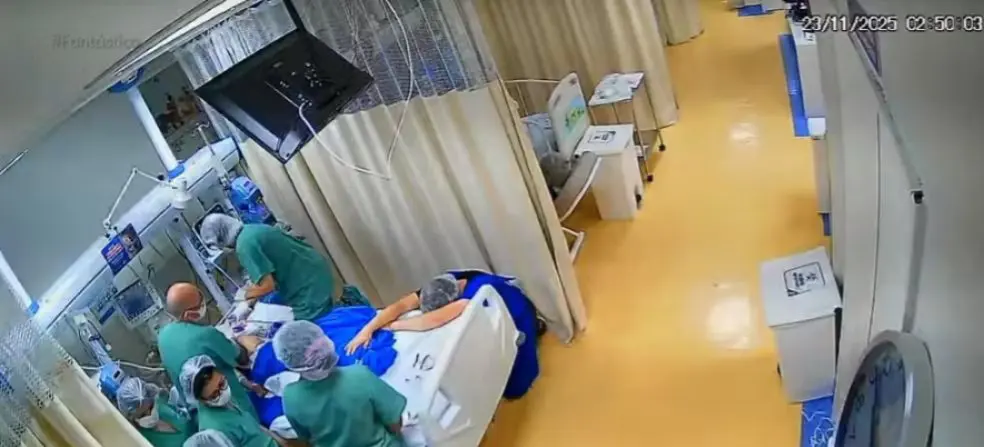 Imagens mostram Benício em sala de emergência  (Foto: Reprodução/Fantástico)
