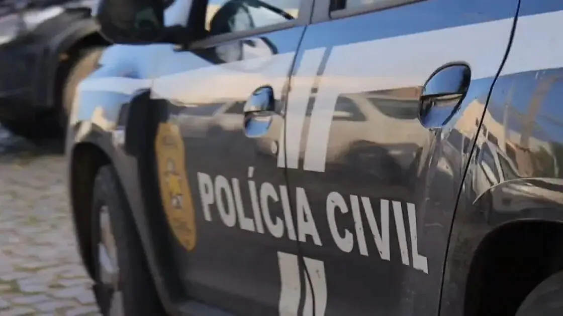 Mulher mata e enterra corpo do pai após flagrá-lo abusando da filha de 6 anos