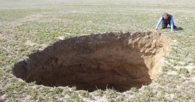 Mistério na Turquia: centenas de crateras surgem em área agrícola e acendem alerta climático - Foto: reprodução/Daily Sabah

