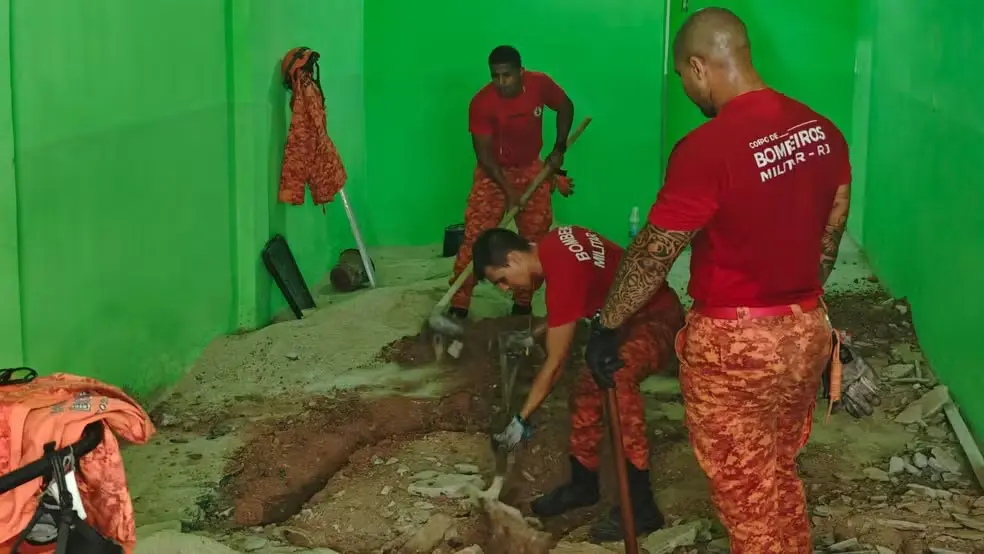 Homem é preso após matar esposa e concretar corpo em loja na Zona Oeste do Rio — Foto: Reprodução