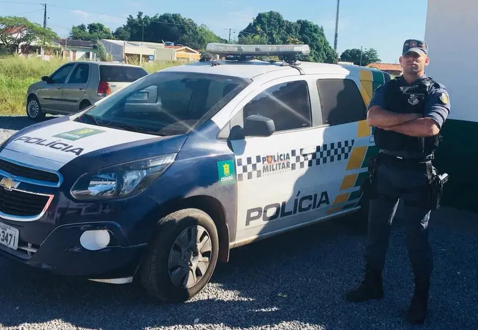 Mulher quebra dentes do namorado após flagrar fotos da filha de 7 anos no celular dele