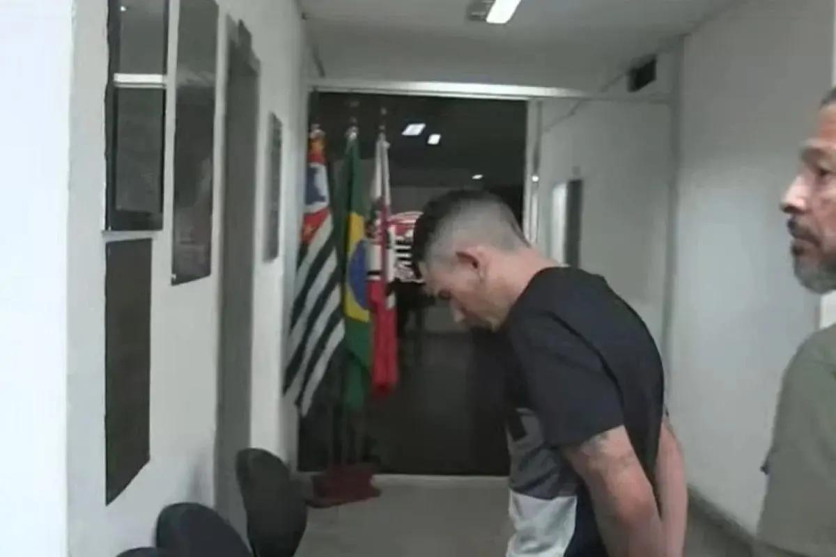 Douglas acusou ter sofrido agressão e tortura após prisão (Foto: Reprodução / TV Bandeirantes)
