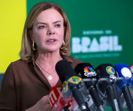Gleisi Hoffmann disparou contra falas de Flávio Bolsonaro (Foto: Gil Ferreira / SRI-PR)