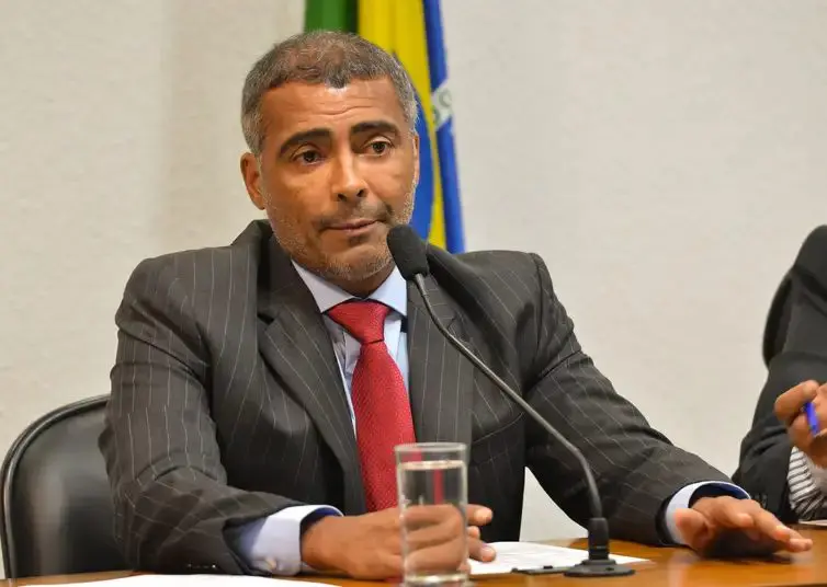 Romário expõe licença até março (Foto: Agência Brasil)