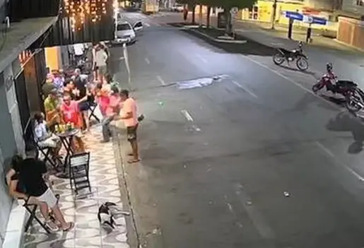 Morre homem que bateu a cabeça após ser empurrado (Foto: Reprodução)