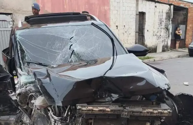 Homem é atingido por carro e morre após roubo de motocicleta (Foto: Polícia Militar SP)