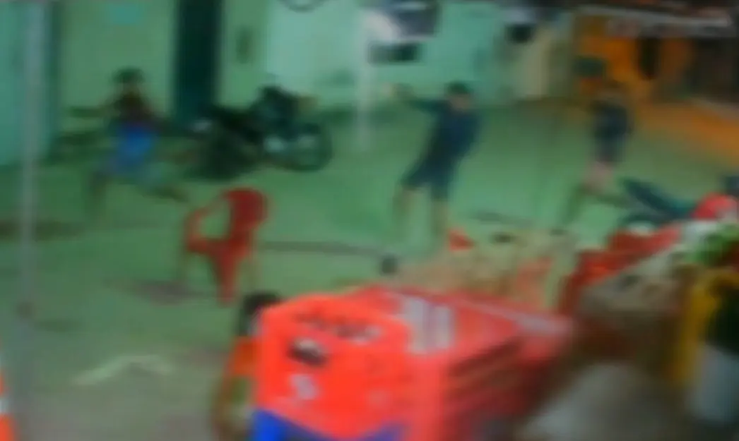 Ataque a jovens termina com quatro baleados (Foto: Reprodução)