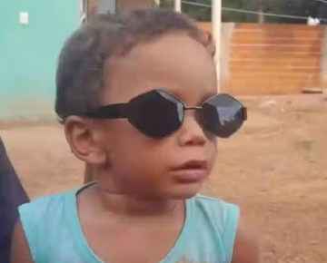 Menino morreu após ser atingido por fogos de artifício (Foto: Reprodução / TV Anhanguera)