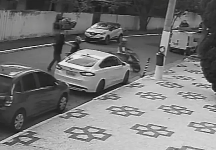 PM foi assaltado e baleado (Foto: Reprodução)