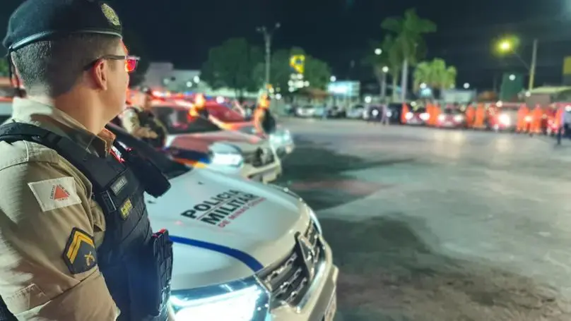 Jovem foi encontrado baleado (Foto: Polícia Militar MG)