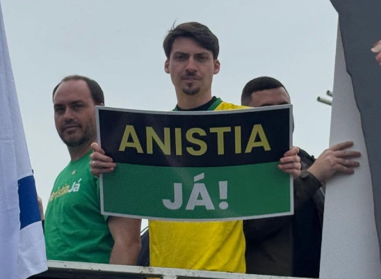 Jair Renan atualizou estado de saúde do pai (Foto: Reprodução / Redes Sociais)