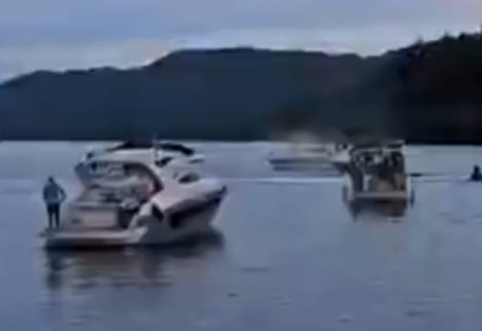 Lancha pegou fogo durante passeio (Foto: Reprodução)