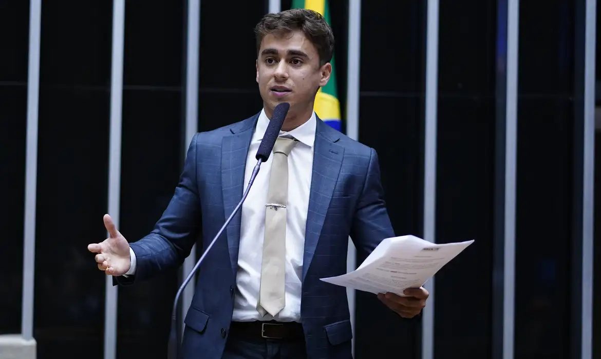 Nikolas voltou a pedir anistia e prisão domiciliar a Bolsonaro (Foto: Pablo Valadares / Câmara dos Deputados)