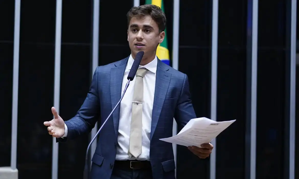 Nikolas voltou a pedir anistia e prisão domiciliar a Bolsonaro (Foto: Pablo Valadares / Câmara dos Deputados)