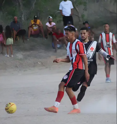 Jogador de futebol bate moto em cavalo e morre (Foto: Redes Sociais)