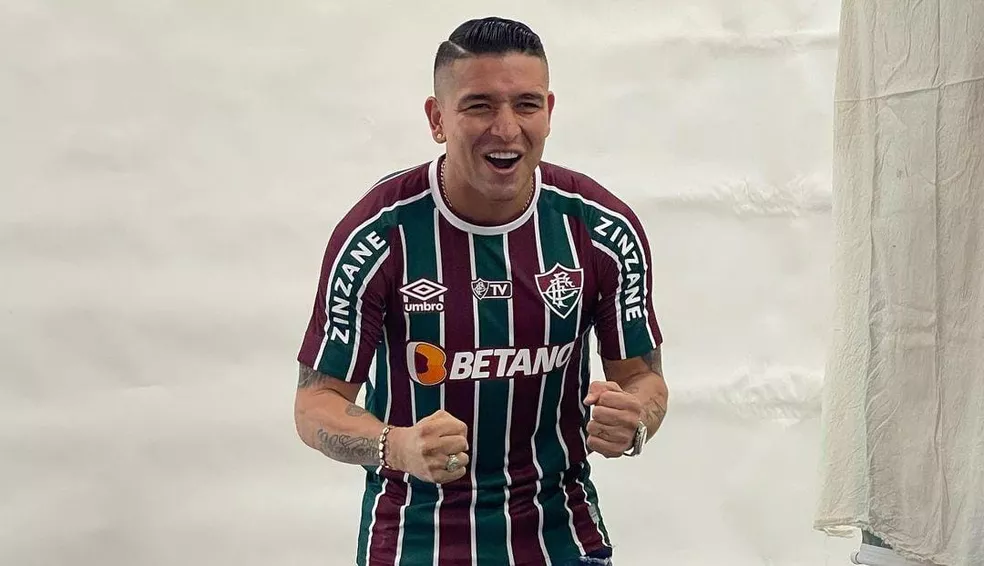 Lateral ex-Fluminense é assassinado a tiros