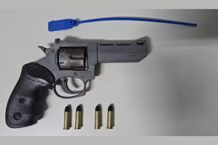 Revólver (Divulgação/Polícia Militar)
