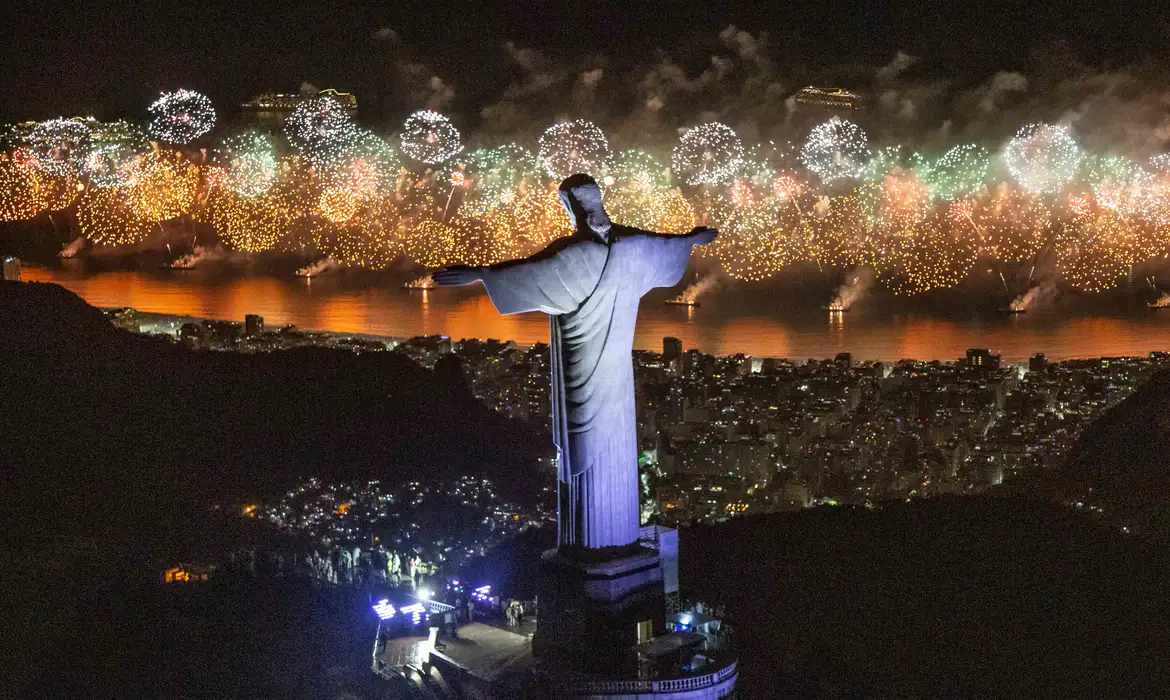 Fofos de artifícios (Fernando Maia /Riotur/Agência Brasil)