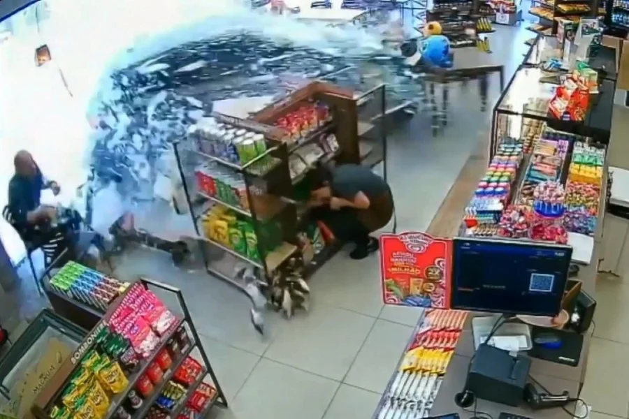 Imagens da câmera de segurança (Reprodução)