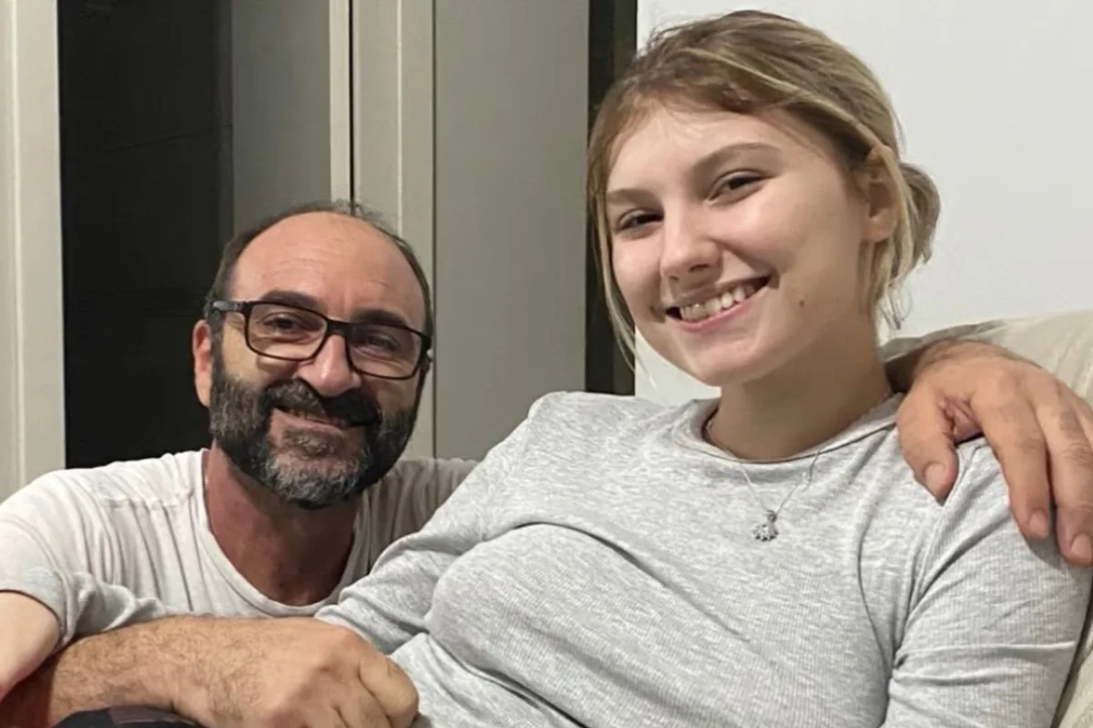 Isabel Veloso e seu pai(Reprodução/Redes Sociais)