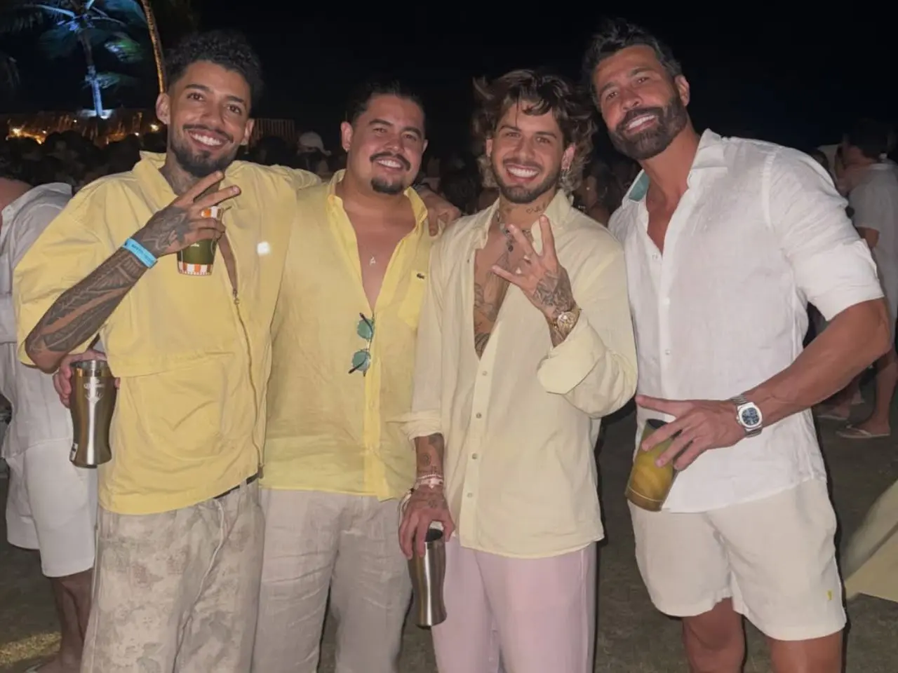 Zé Felipe passa o Réveillon com os amigos e detalhe em foto chama a atenção
