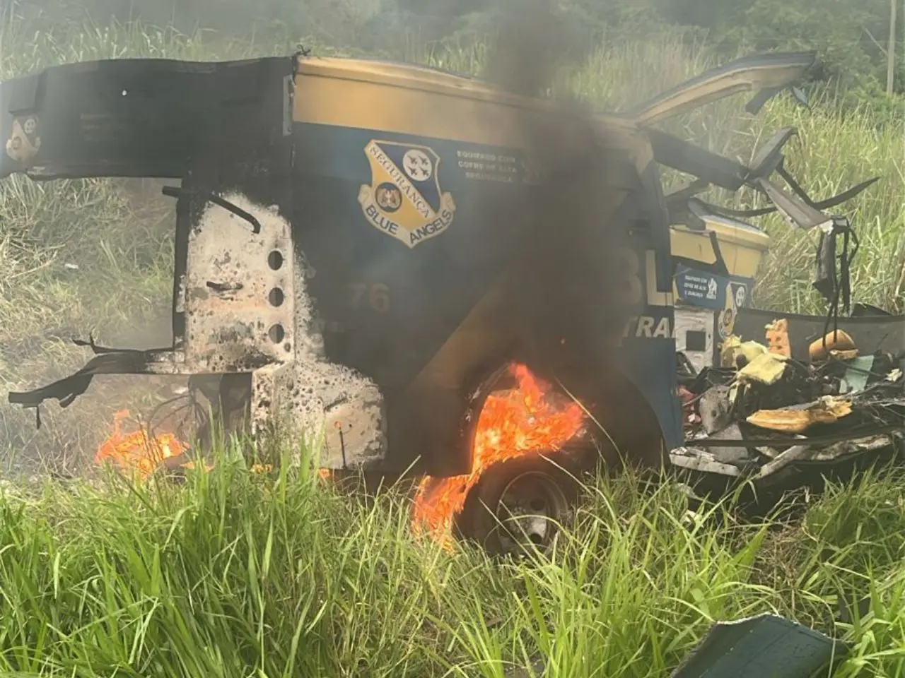 Explosão de carro forte causa pânico em rodovia no interior de SP; vídeos