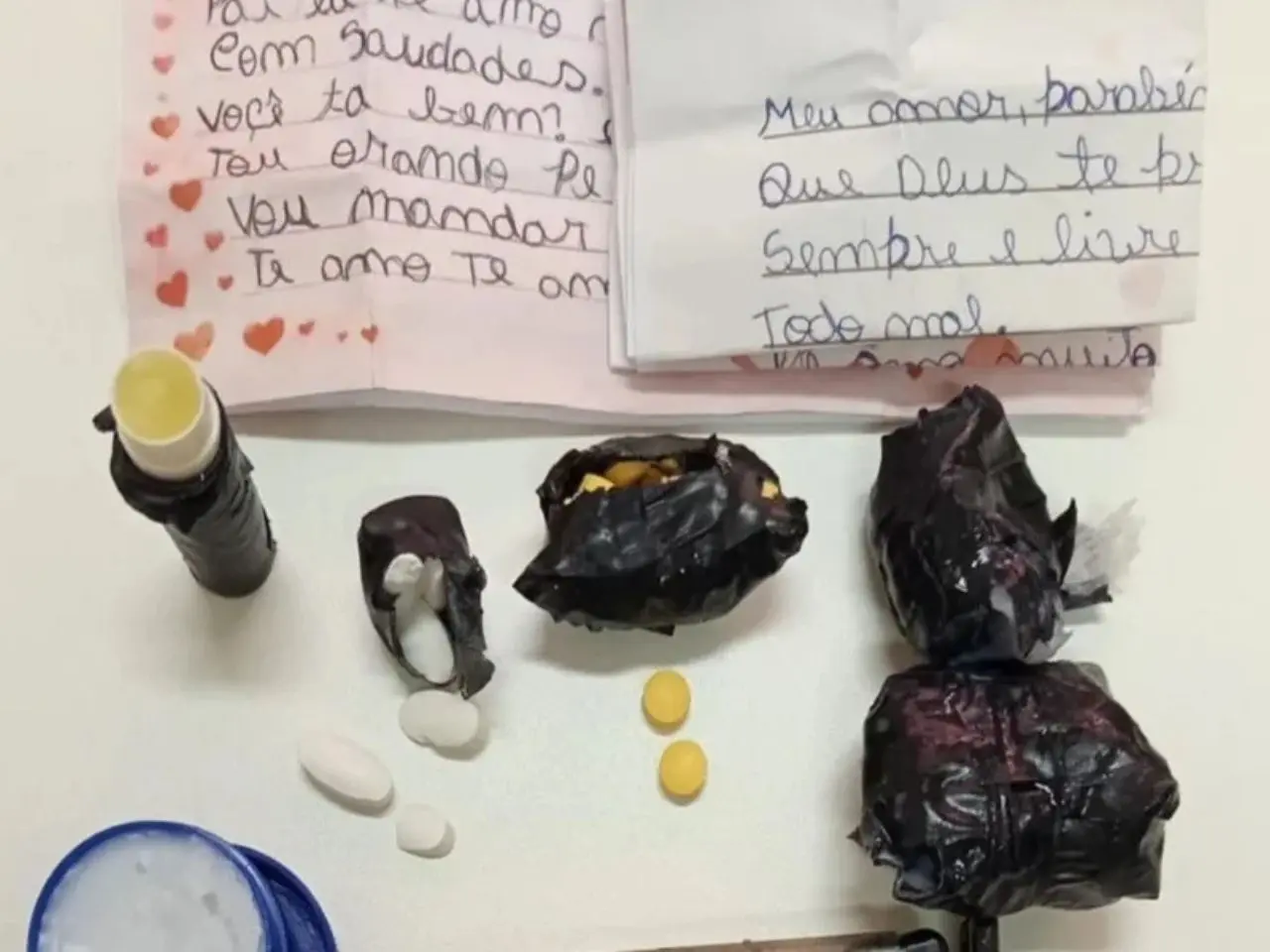 Visitante é preso com carta de amor e tadalafila na cueca em presídio