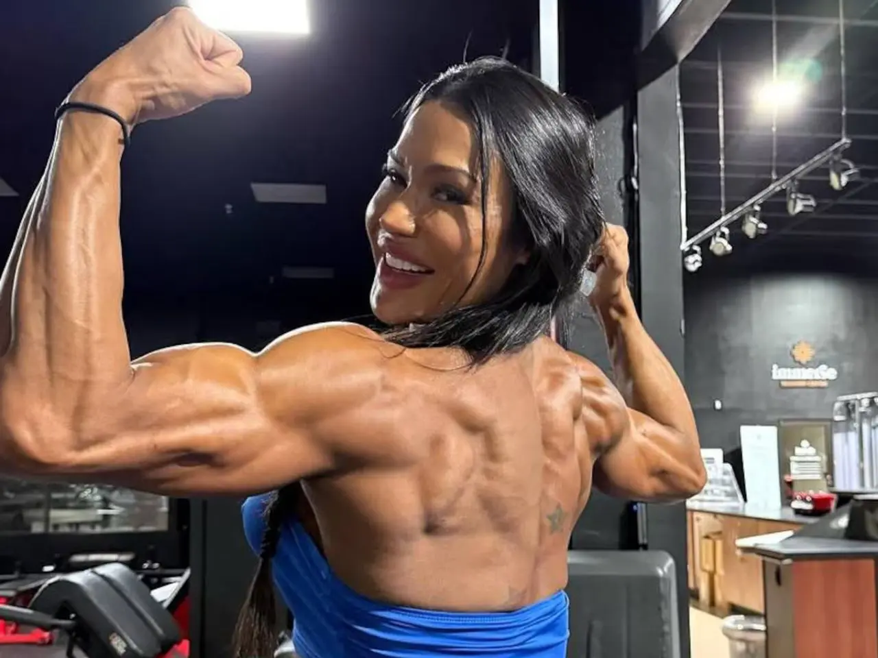 Gracyanne Barbosa revela que passa por processo doloroso e não consegue segurar as lágrimas