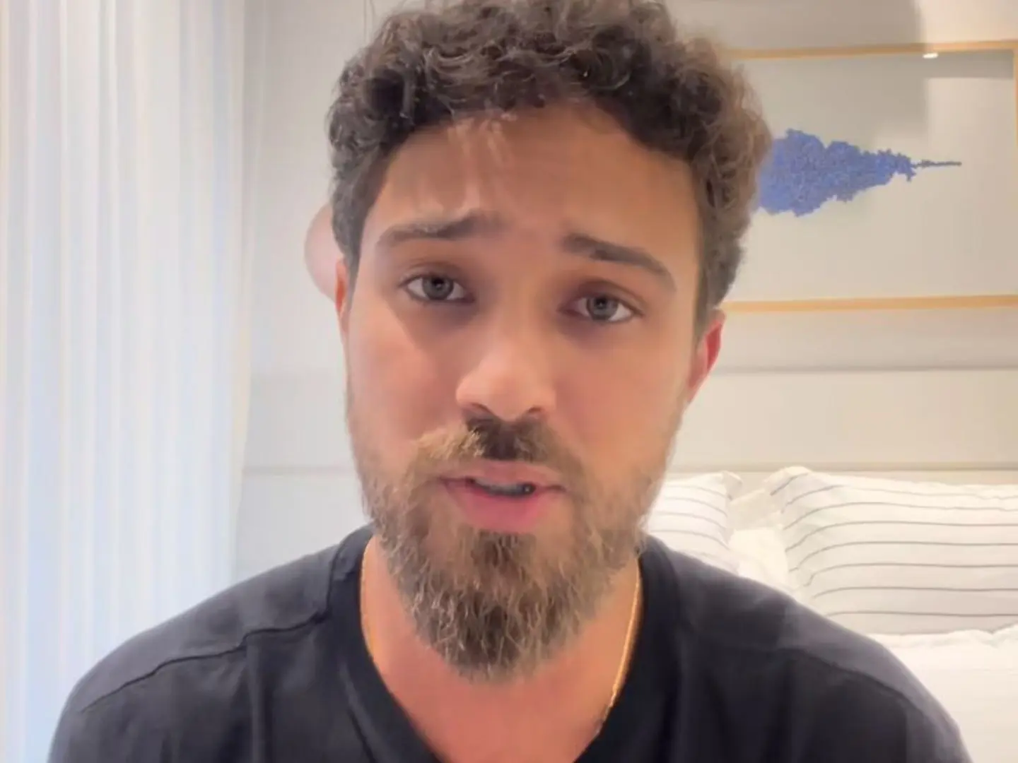 André Luiz Frambach reconhece erro e se desculpa com Ana Paula Renault; vídeo