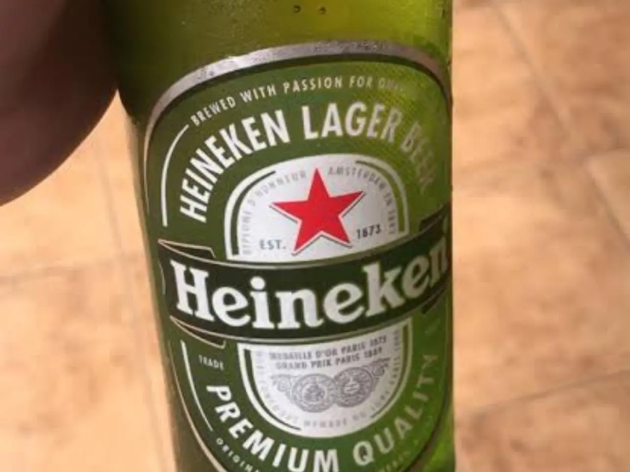 Após 6 anos consecutivos de queda nas vendas, CEO da Heineken renuncia ao cargo