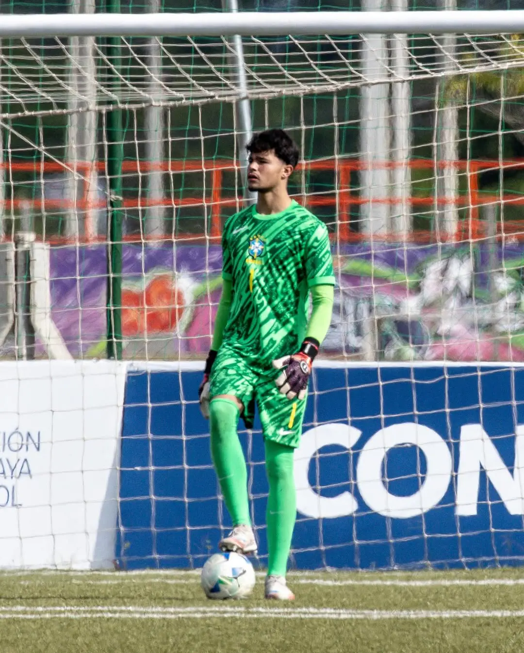 Bruninho Samudio sonha em ser goleiro do Real Madrid (Foto: Redes Sociais)