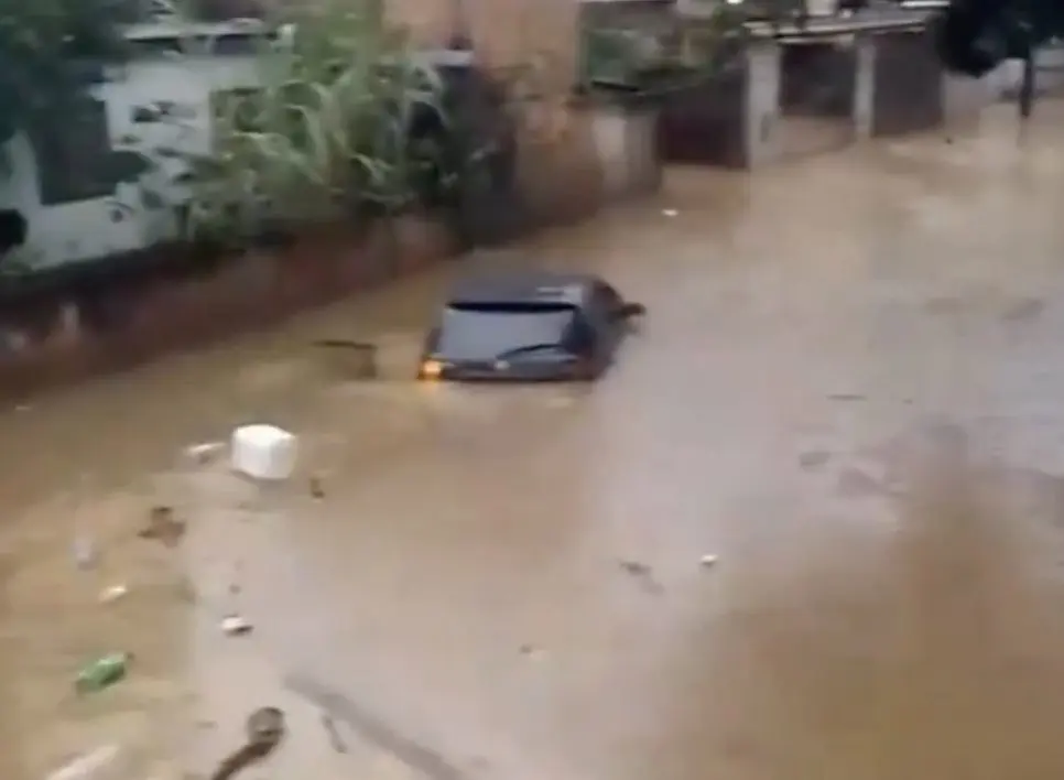 Chuva causa alagamento em Mariana. Foto: Reprodução