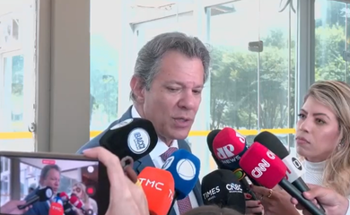 Haddad afirma que ajuste fiscal reduziu déficit em 70% e aposta em corte sustentável de juros - Foto: reprodução